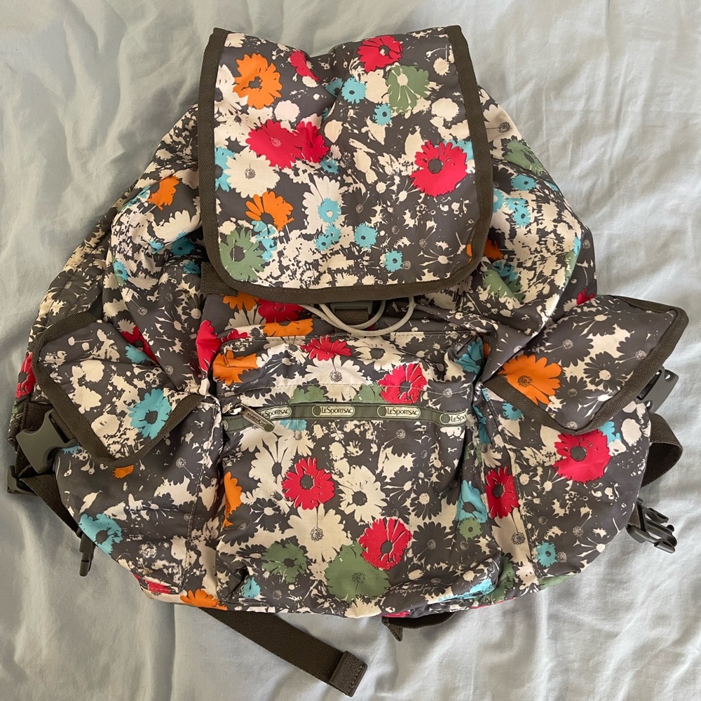 Le Sport Sac floral Backpack! Great used condition!
